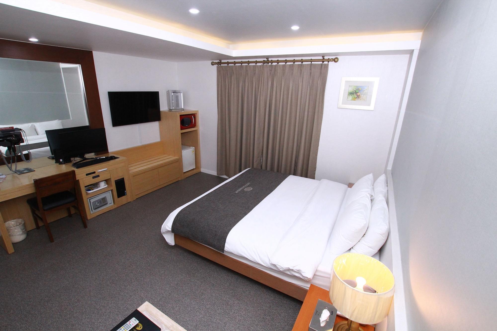 โรงแรมอามูร์ ซูวอน ภายนอก รูปภาพ